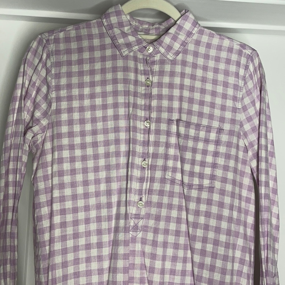 Like new JCREW BUTTON DOWN. PURPLE AND WHITE PLAID. XS “BOY FIT”.